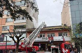 Fırının bacası tutuştu: 3 kişi dumandan etkilendi