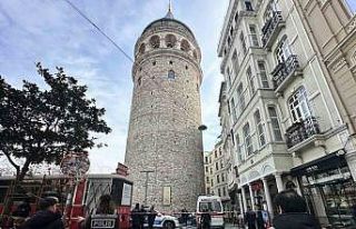 Galata Kulesi’nden atlayan kadın hayatını kaybetti
