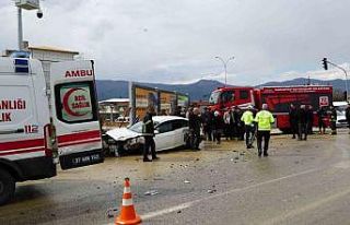 Gaziantep’te tır ile otomobil çarpıştı: 2 yaralı