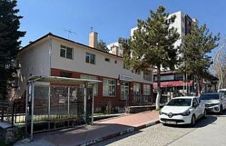 Gediz’de şehrin kalbindeki bina belediyeye kazandırıldı