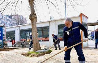 Gemlik Belediyesi’nden çarşı meydanında düzenleme...