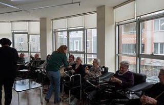 Gençlerden anlamlı ziyaret