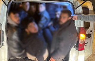 Göçmenleri tıka basa taşırken yakayı ele veren...
