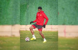 Göztepe’nin yeni golcüleri, Emersonn ve Sabra’nın...