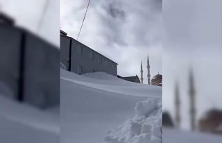 Gümüşhane’nin yaylalarında kar kalınlığı...