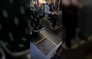 Halk otobüsündeki uygunsuz davranış kamerada