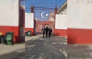 Hapis cezasıyla aranıyordu jandarmadan kaçamadı