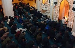 Hasköy’de Kadir Gecesi dualarla idrak edildi