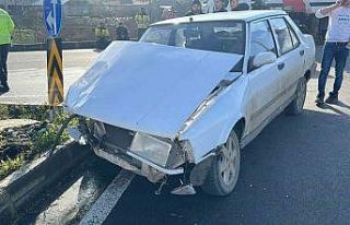 Hastane kavşağında yine kaza: Tofaş kağıt gibi...