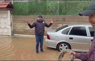 Hatay’da dolu ve sağanak yağış sonrası sel...