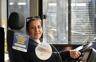 Hayaliydi, başardı: Şehrin ilk kadın otobüs şoförü...