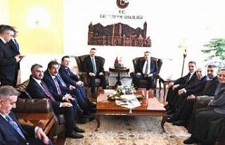 İçişleri Bakanı Çiftçi ve Milli Eğitim Bakanı...