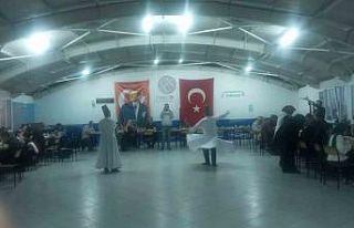 İftar sonrası öğrencilerden semazen gösterisi...