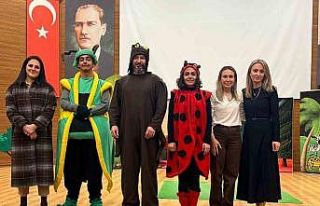 İlkokul öğrencilerinin tiyatro coşkusu