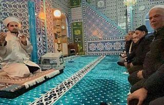 İmamın cemaate telefon tepkisi