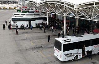 Isparta Otogarı’nda biletler kısa sürede tükendi