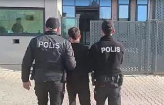 İzmir’de 47 yıl ve 33 yıl hapis cezasıyla aranan...