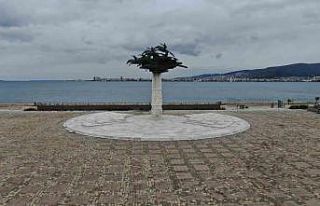 İzmir’de bayram tatili sessizliği Gündoğdu Meydanı’na...