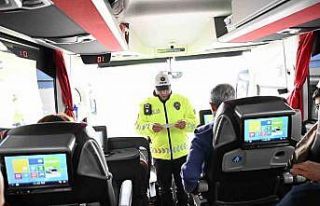 İzmir’de polis ekiplerinden bayram mesaisi