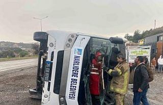 İzmir’de sporcuları taşıyan otobüs devrildi:...