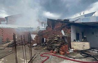 İzmir’de tek katlı evde çıkan yangın korkuttu