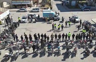 Jandarmadan motosiklet sürücülerine güvenli sürüş...