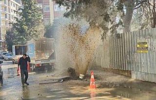 Kadıköy’de inşaat çalışmasında boru patladı:...