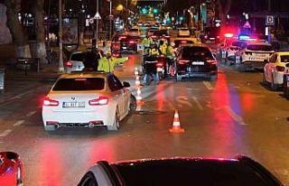 Kadıköy’de trafik ve asayiş denetimi: 2 milyon...