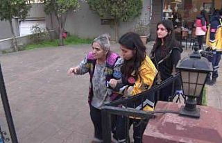 Kadıköy’de yangın paniği: Yaşlı kadın dumandan...