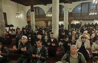 Kadir Gecesi huşu içinde idrak edildi