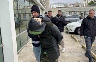 "Kahraman kurye" araç kundaklamaktan gözaltına...