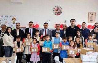 Kahta’daki köy okulunda kütüphane açıldı
