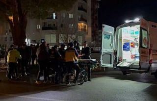 Kamyonetle çarpışan motosikletli yaralandı