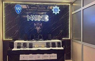 Kapıkule’de araçtaki gizli bölmede 8 kilo 60...