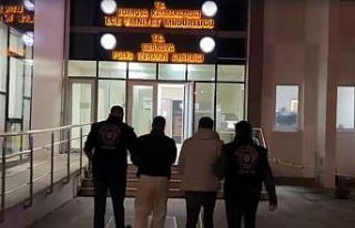 Kapıyı ’polisiz’ diyerek açtırdılar, silahla...