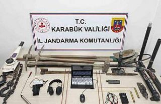 Karabük’te jandarmadan kaçak kazı ve uyuşturucu...