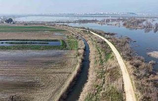 Karacabey çiftçisi yeni sezon ekimleri için suların...