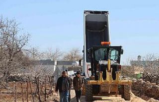 Karaköprü’de kırsal yollarda çalışmalar sürüyor