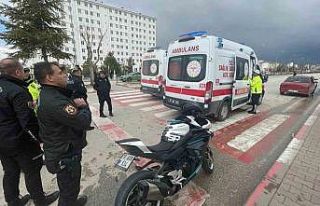 Karaman’da motosiklet otomobile çarptı: 1 yaralı