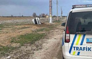 Karaman’da otomobil devrildi: Araçtaki 5 kişi...