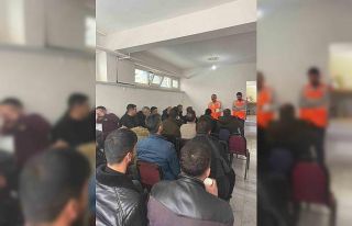 Karayazı esnaf derneğinden örnek dayanışma