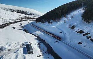 Kars’ta Doğu Ekspresi’ne yoğun ilgi: Vatandaşlar...