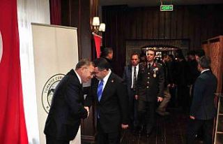 Kars’ta protokol üyeleri bayramlaştı