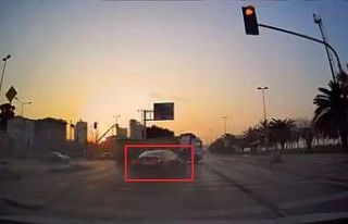 Kartal’daki kaza anları kamerada: Kırmızı ışıkta...