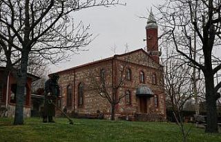 Kartepe’de bayram öncesi camilerde temizlik çalışması...