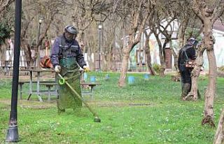 Kartepe’de park ve yürüyüş yollarında bahar...