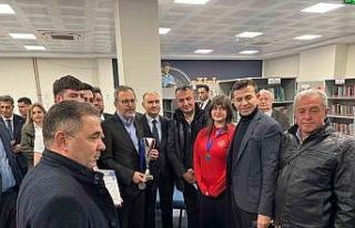 Kasapoğlu ve Özkan’dan Alaşehirli öğrencilere...