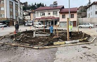 Kavşak ortasında kalan tarihi mezar için ihya çalışması...