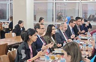 Kaymakam Güldoğan, üniversiteli öğrencilerle...