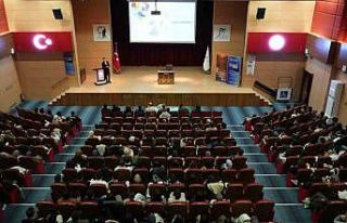 KBÜ’de diş hekimliği öğrencileri sempozyumda...